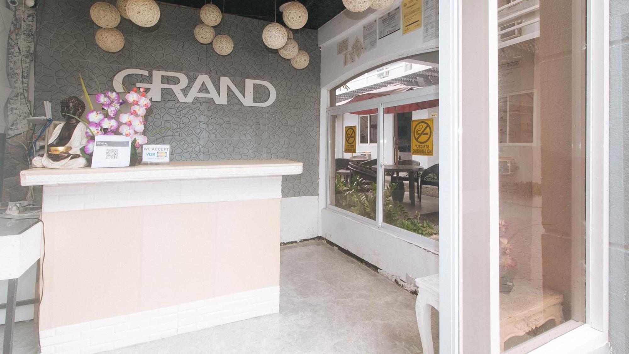 Reddoorz Premium At The Grand Peninsula Suites Balanga Exterior photo