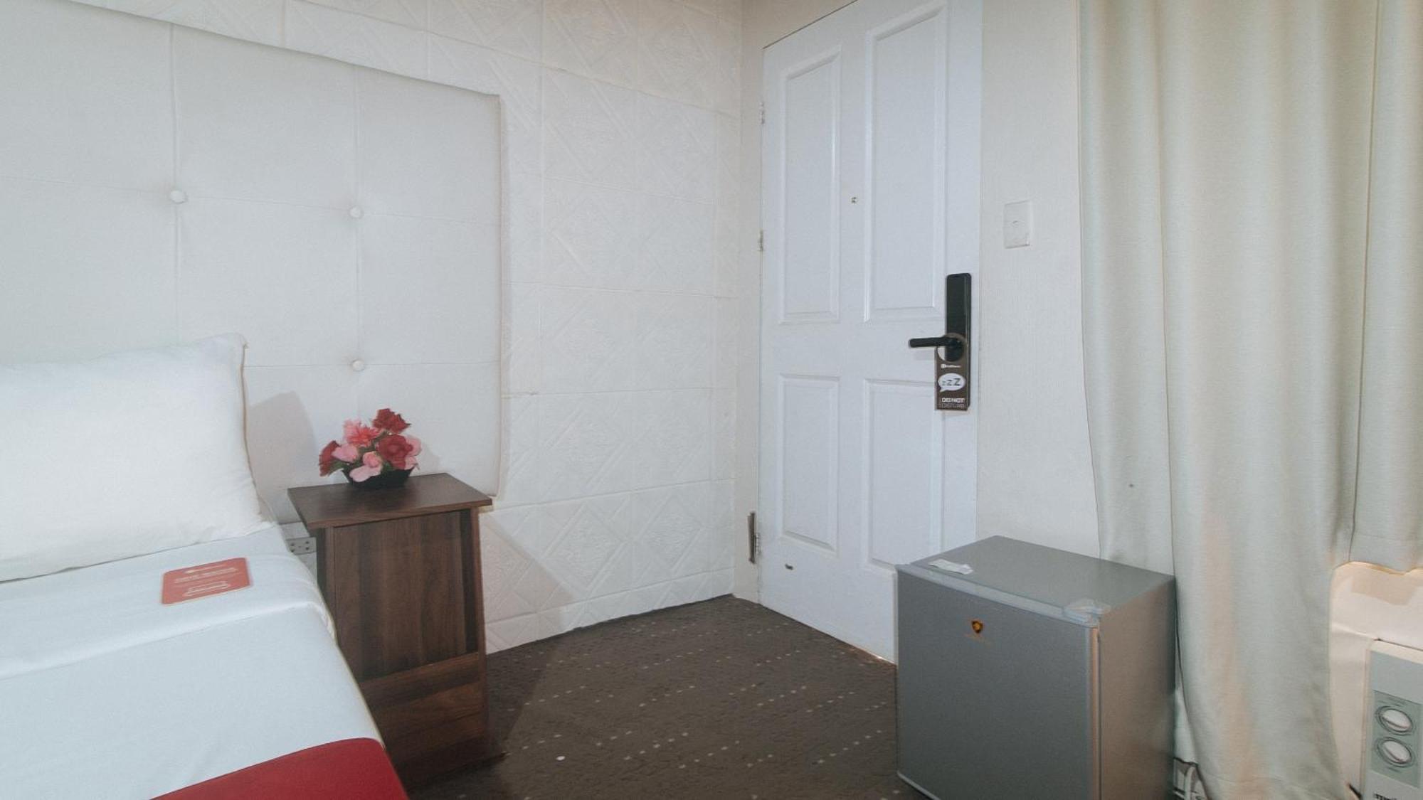 Reddoorz Premium At The Grand Peninsula Suites Balanga Exterior photo