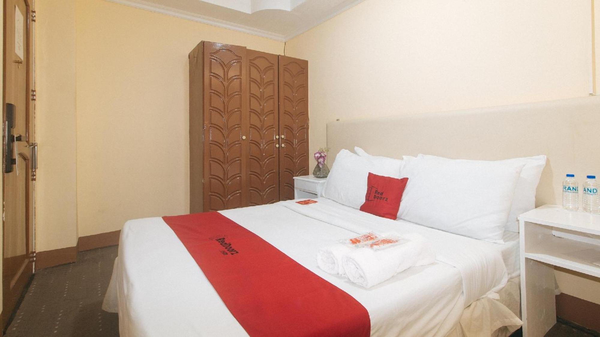 Reddoorz Premium At The Grand Peninsula Suites Balanga Exterior photo