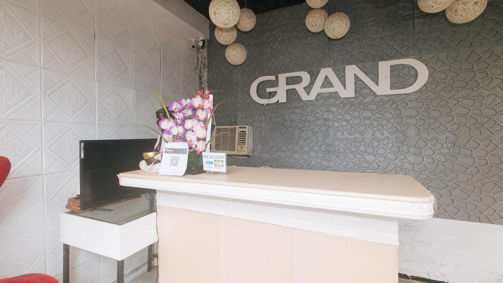 Reddoorz Premium At The Grand Peninsula Suites Balanga Exterior photo