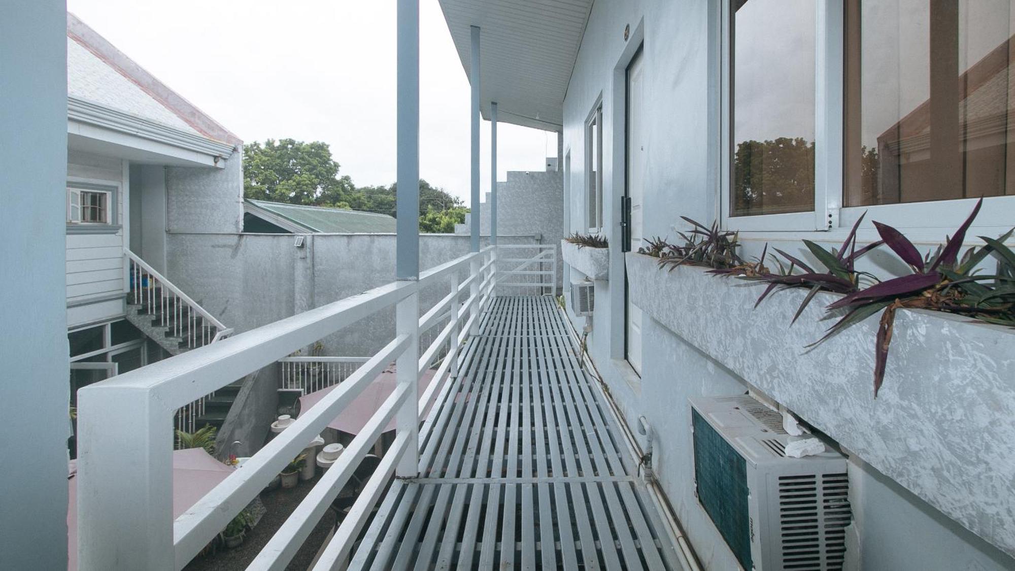 Reddoorz Premium At The Grand Peninsula Suites Balanga Exterior photo